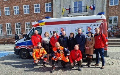 Zdjęcie do SPPR przekazuje wsp&oacute;lnie z Organem Założycielskim ambulans na Ukrainę